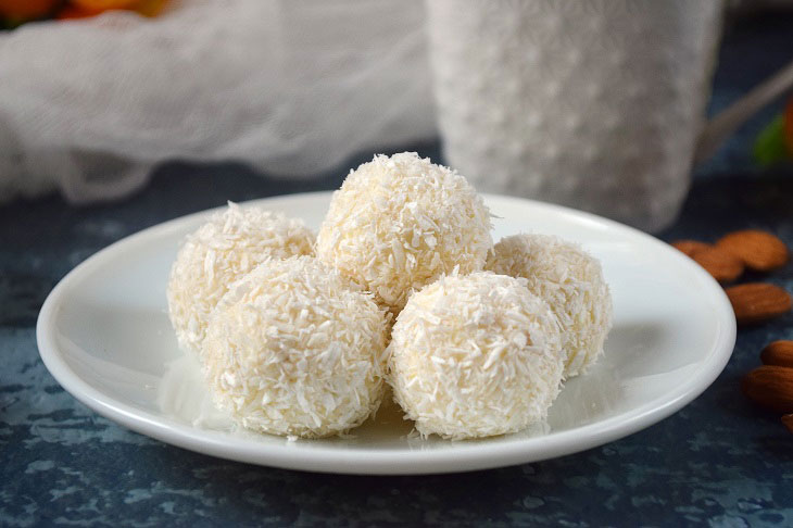 Sweets "Raffaello" from cottage cheese - very tasty and airy