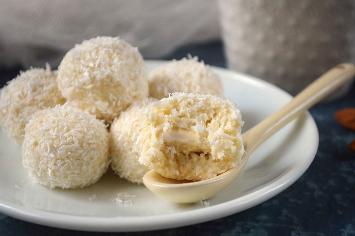 Sweets "Raffaello" from cottage cheese - very tasty and airy