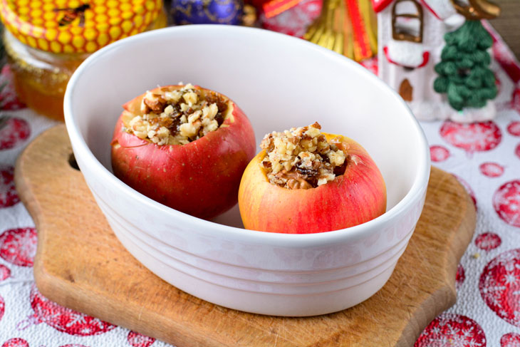 Baked apples with raisins and honey - a light and tasty dessert for the Christmas table
