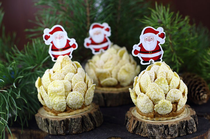 Wonderful dessert "Cones" on the New Year's table - will delight both children and adults