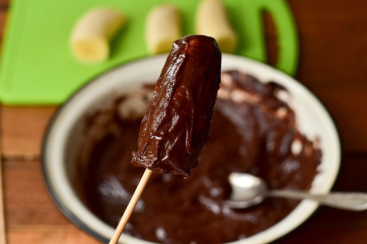 Bananas in chocolate - an amazing and very tasty dessert in 5 minutes