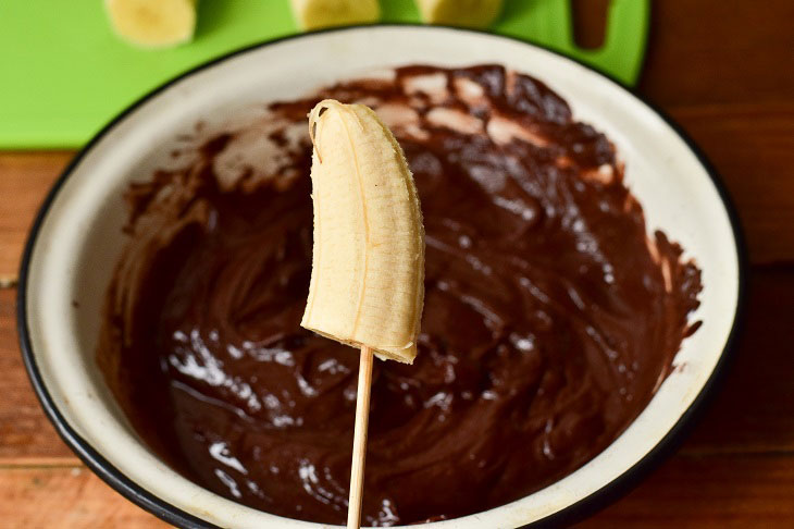 Bananas in chocolate - an amazing and very tasty dessert in 5 minutes
