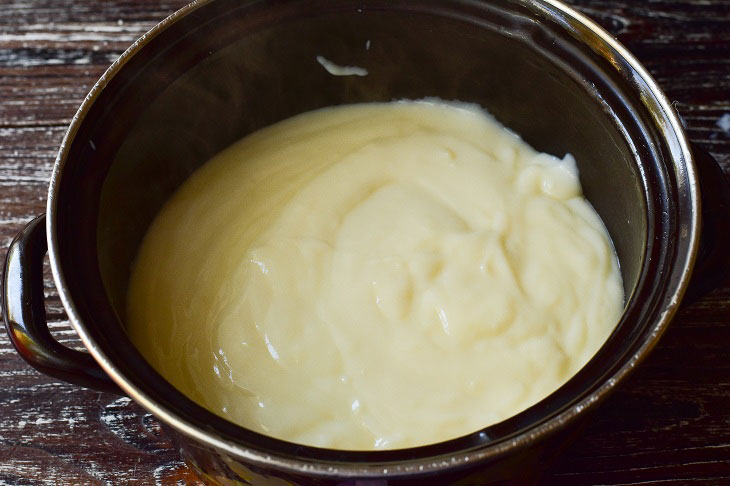 Cake "Napoleon" with custard - tender, soft and very tasty