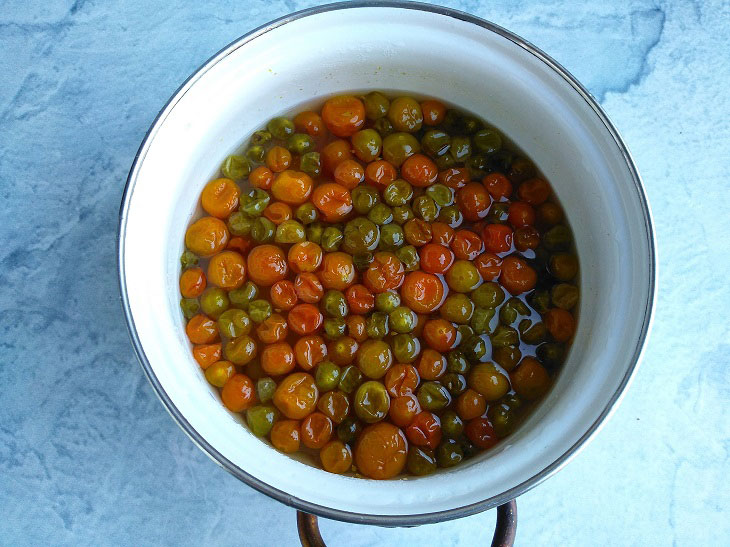 Unusual green cherry jam