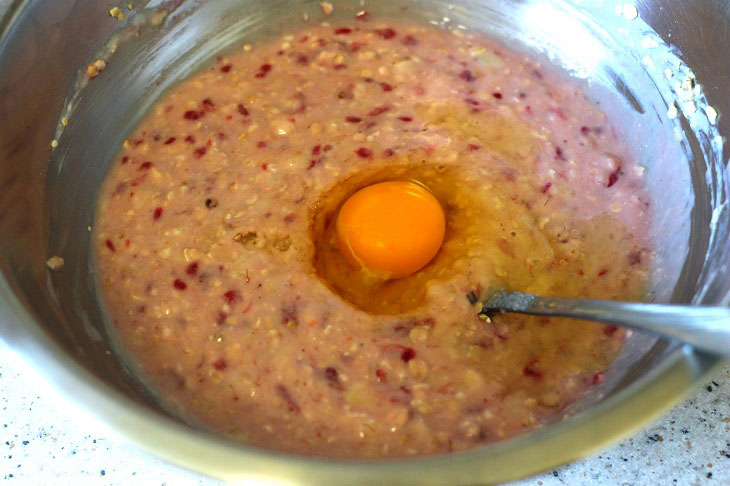 Banana pancakes with raspberries and oatmeal - a delicious and healthy dessert