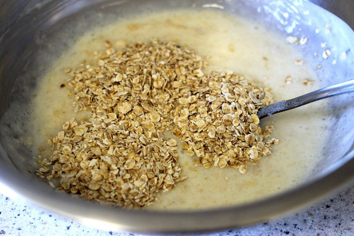 Banana pancakes with raspberries and oatmeal - a delicious and healthy dessert