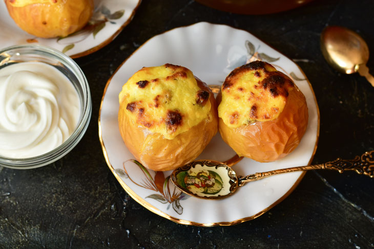 Baked apples with cottage cheese in the oven - this dessert will amaze everyone at home