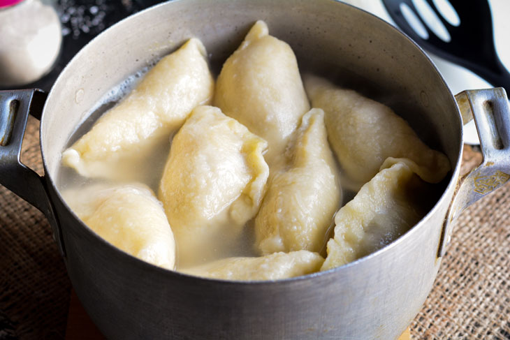 Homemade dumplings with strawberries - healthy and tasty