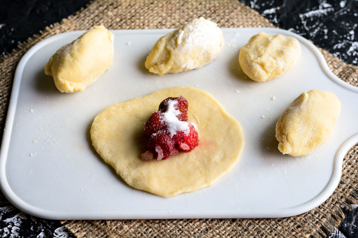 Homemade dumplings with strawberries - healthy and tasty