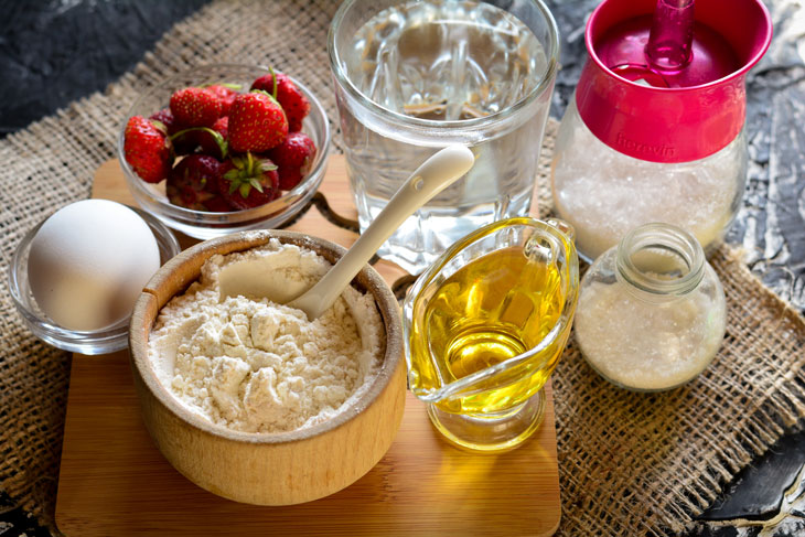 Homemade dumplings with strawberries - healthy and tasty