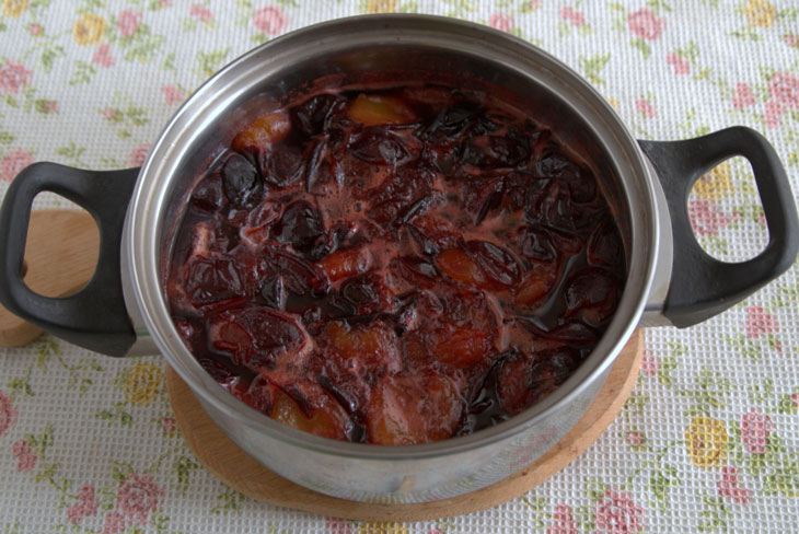 Swedish plum jam in 15 minutes