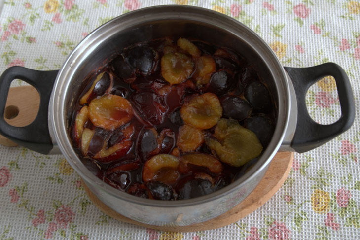 Swedish plum jam in 15 minutes