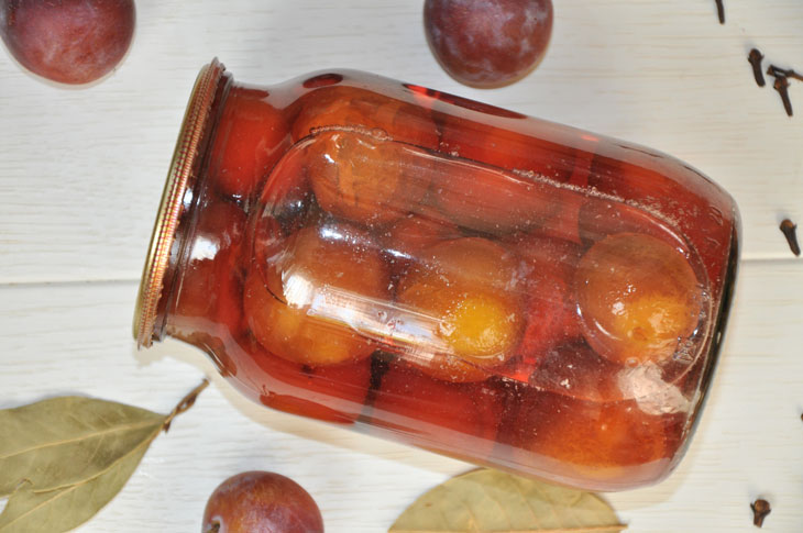 Pickled plums for the winter - a step by step recipe with a photo