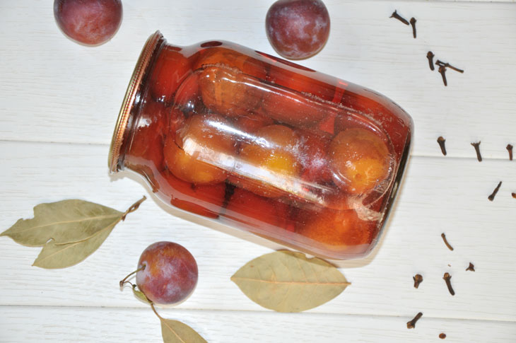 Pickled plums for the winter - a step by step recipe with a photo