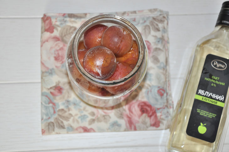 Pickled plums for the winter - a step by step recipe with a photo