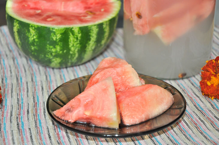 Pickled watermelon in a jar of instant food