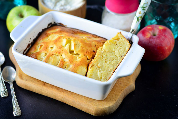 Burgundy apple casserole - airy and fragrant