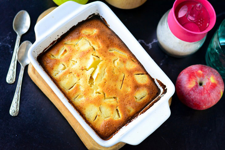 Burgundy apple casserole - airy and fragrant