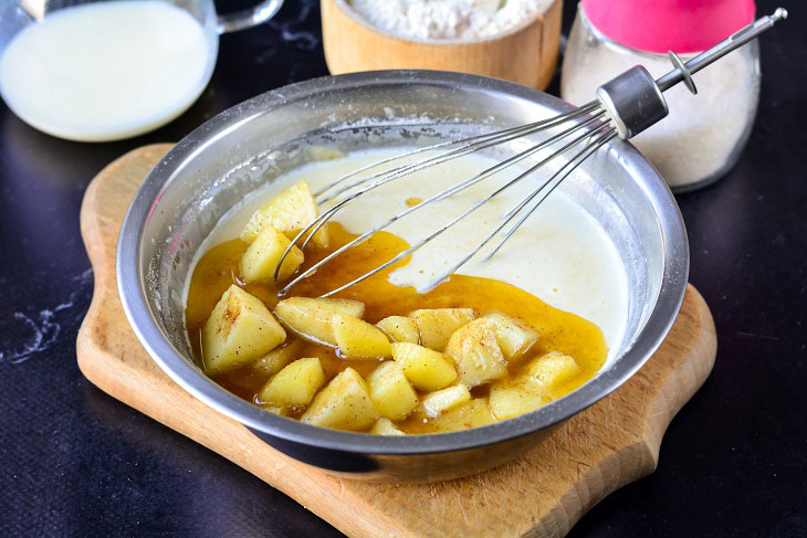 Burgundy apple casserole - airy and fragrant