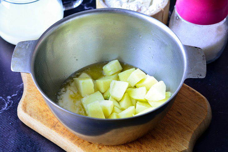 Burgundy apple casserole - airy and fragrant