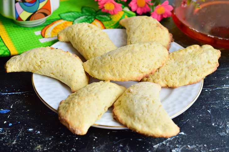 Romanian Walnut Cookies are a great treat for the whole family