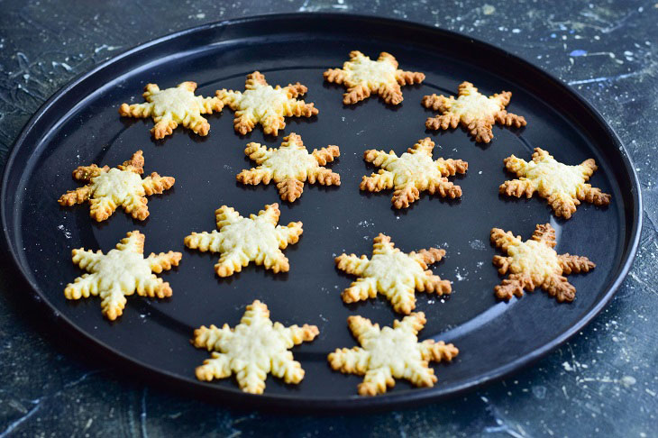 Cookies "Snowflakes" - delicious pastries on the New Year's table