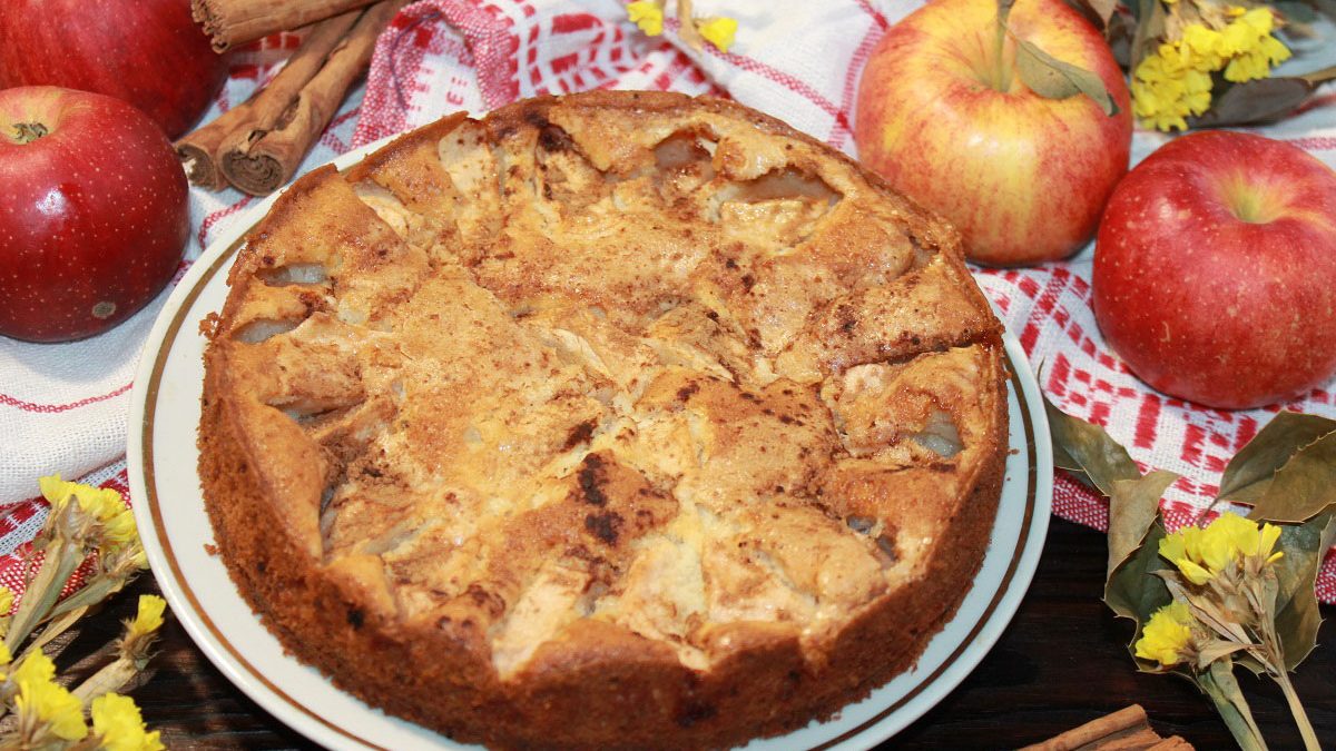 Cornish apple pie – juicy and fluffy