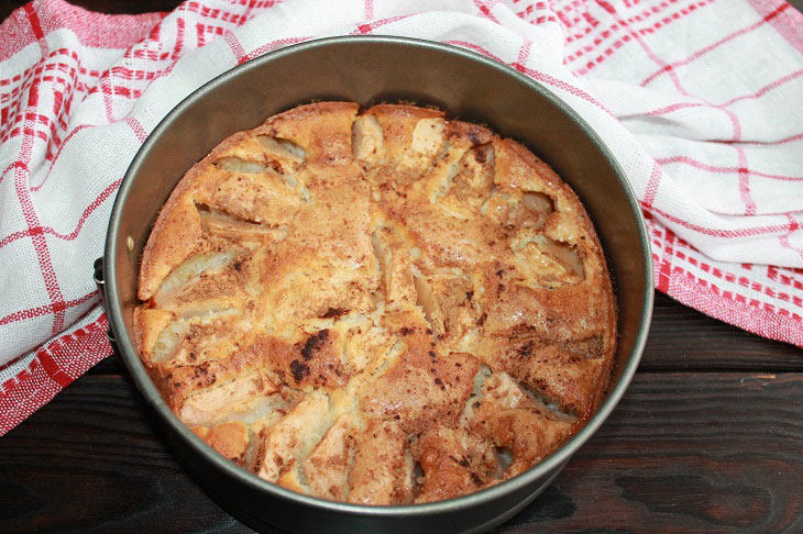 Cornish apple pie - juicy and fluffy