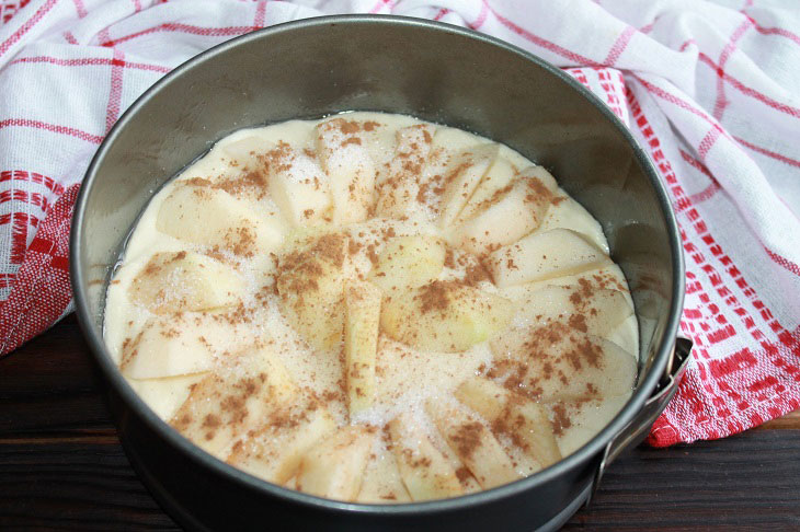 Cornish apple pie - juicy and fluffy