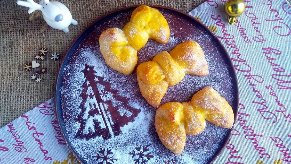 Bow buns for the New Year – fragrant and tasty pastries