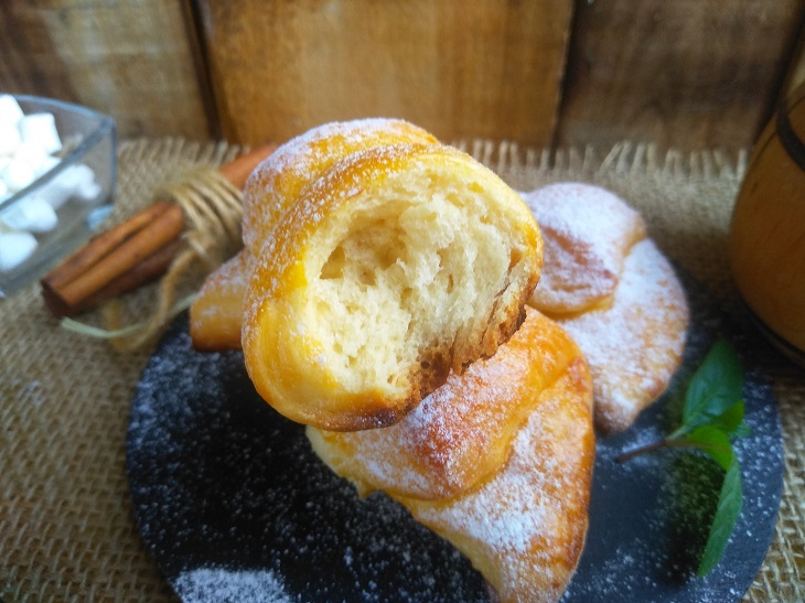 Bow buns for the New Year - fragrant and tasty pastries