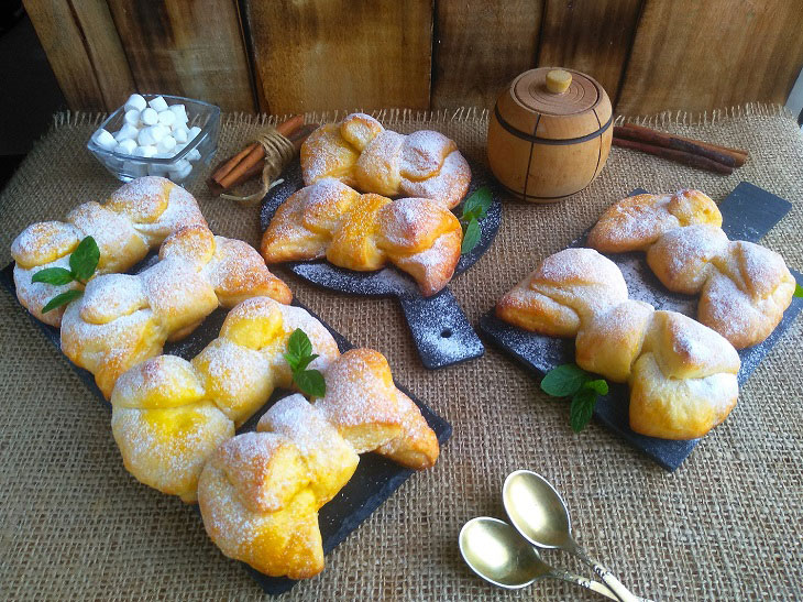 Bow buns for the New Year - fragrant and tasty pastries