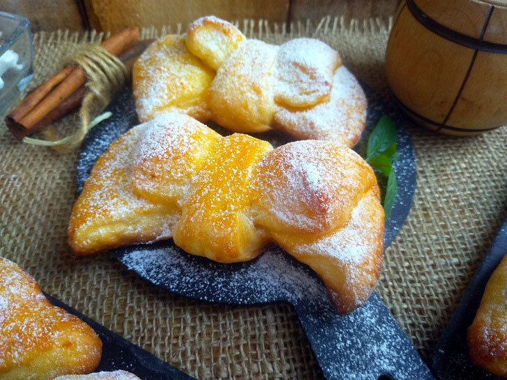 Bow buns for the New Year - fragrant and tasty pastries
