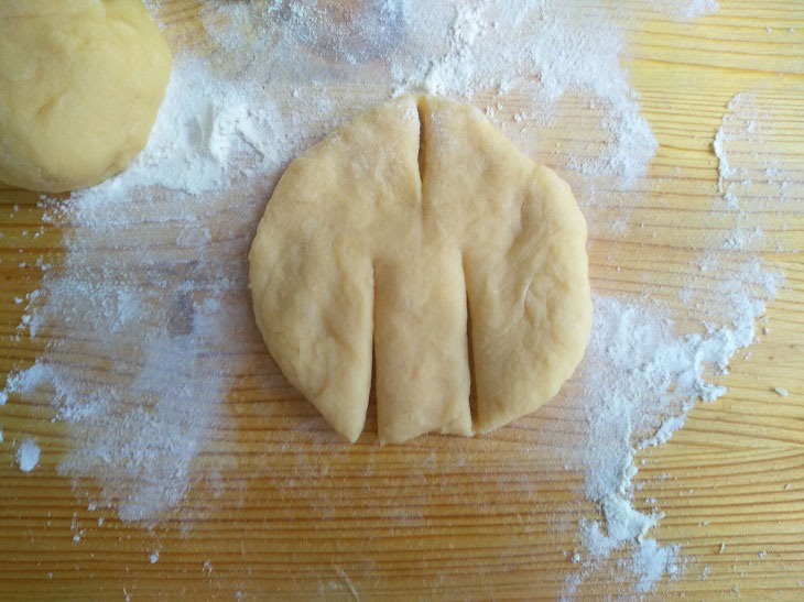 Bow buns for the New Year - fragrant and tasty pastries