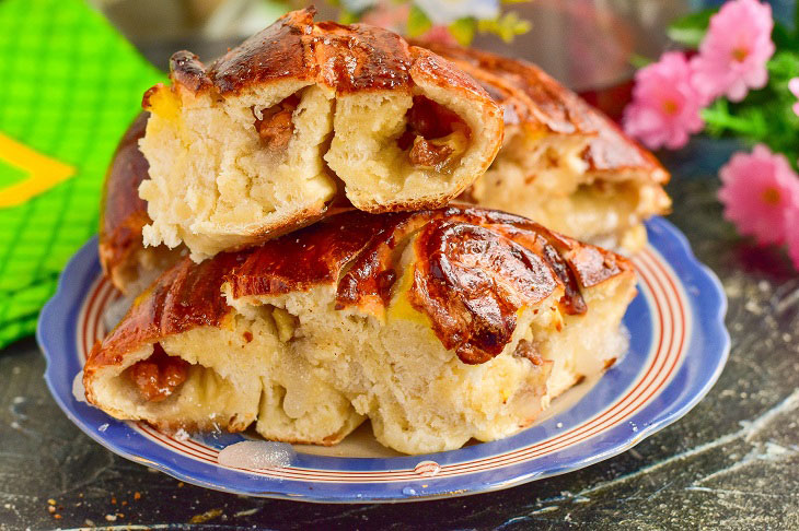 Pie "Snail" from yeast dough - tender, soft and fragrant