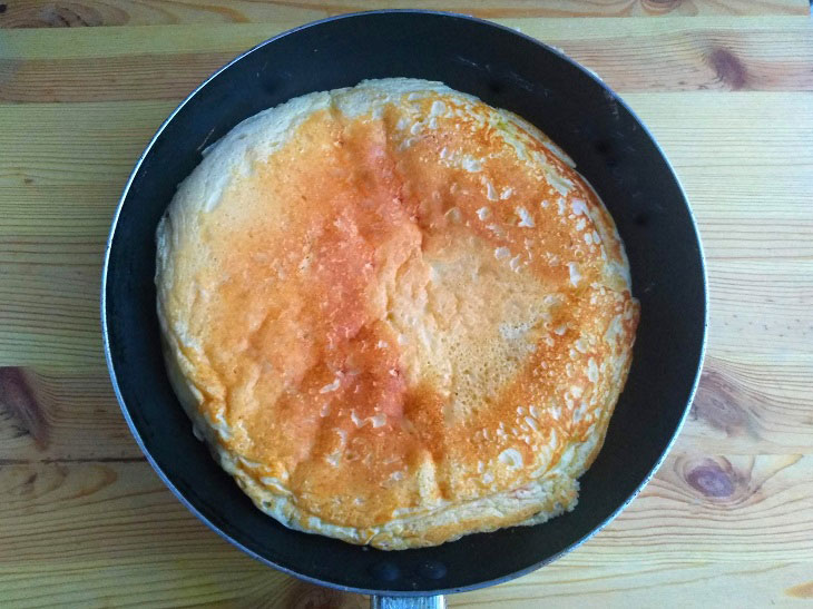 Cottage cheese pie in a pan - a delicious quick recipe