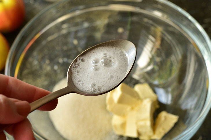 Soft cookies with apples - a simple and tasty recipe in a hurry