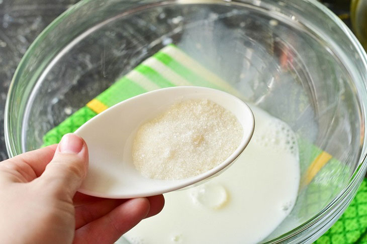 How to make dough for buns in milk - a simple and successful recipe