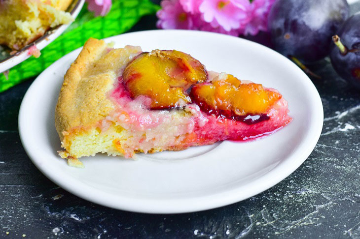 Shortcake with plums - a simple recipe for delicious pastries