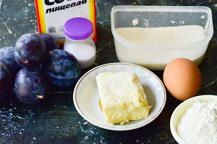 Shortcake with plums - a simple recipe for delicious pastries