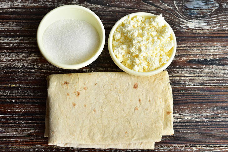 Lavash roses with cottage cheese - a quick and very tasty recipe