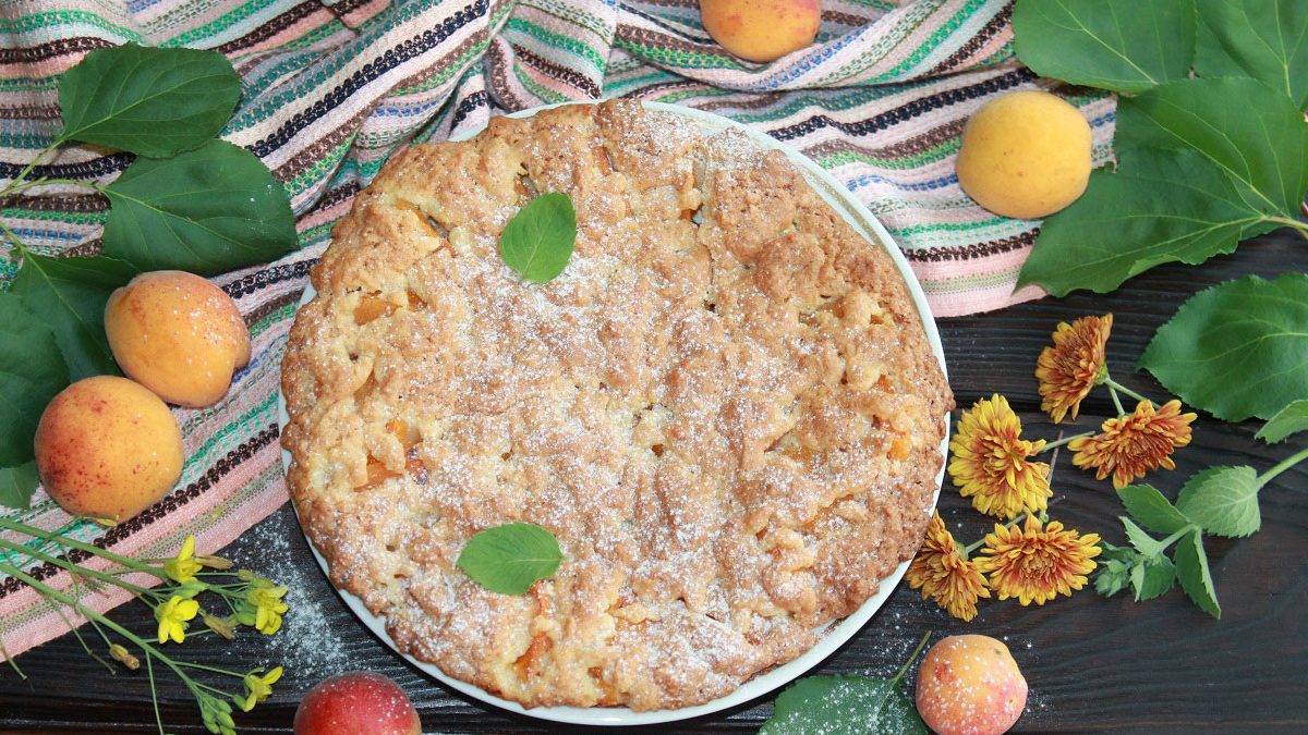 Grated apricot pie – crumbly, fragrant and juicy