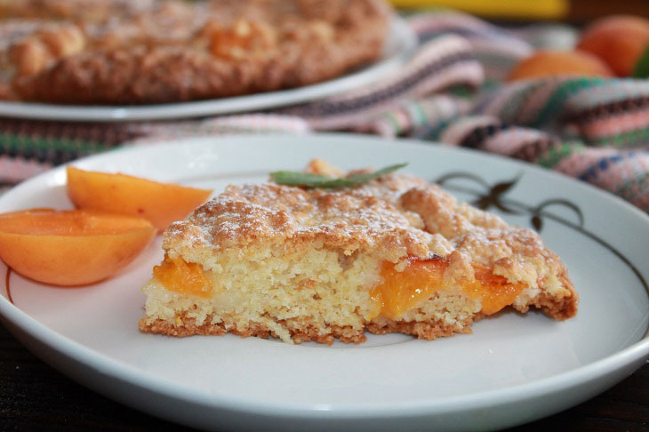 Grated apricot pie - crumbly, fragrant and juicy