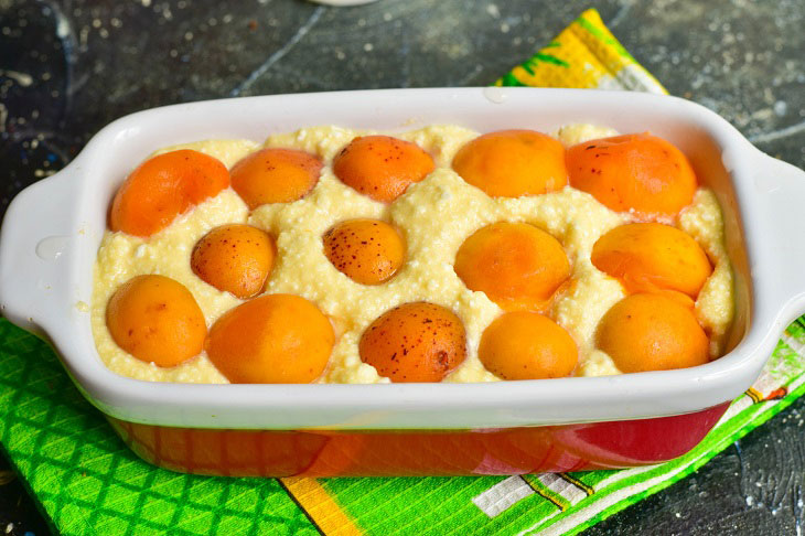 Cottage cheese casserole with apricots - a bright and tasty recipe