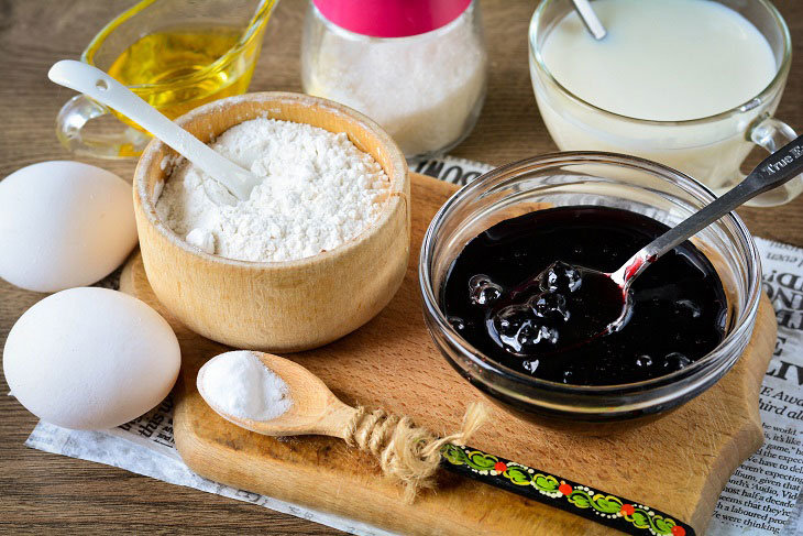 Pie "Student" with jam - magical pastries from affordable products