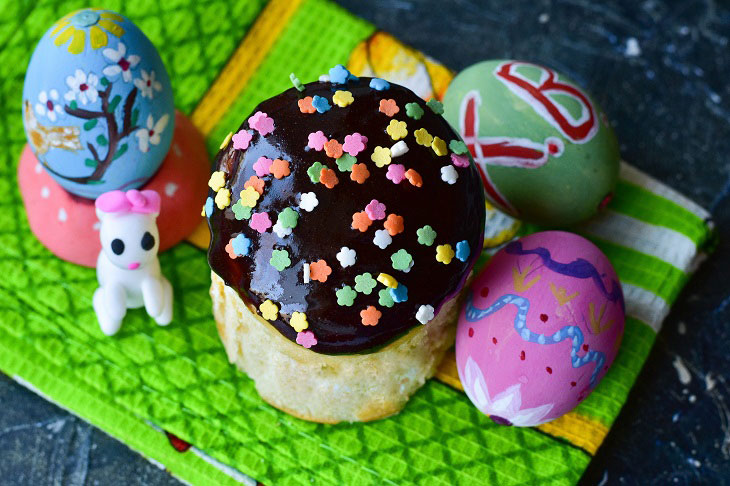 A simple recipe for Easter cake without kneading dough - it turns out soft, tender and airy