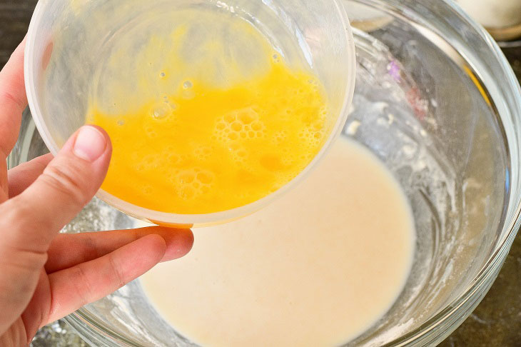 A simple recipe for Easter cake without kneading dough - it turns out soft, tender and airy