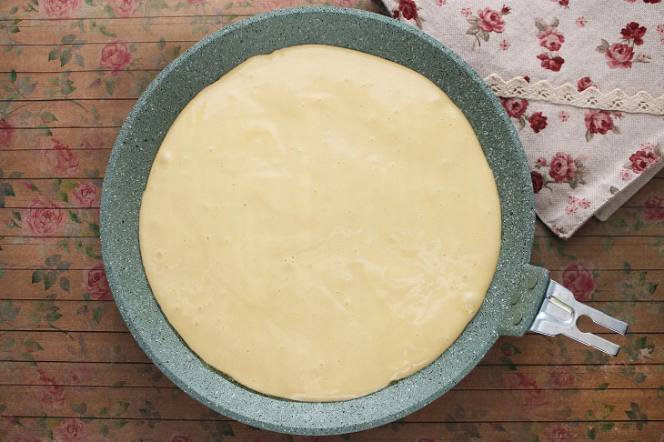 Cake "Honey" with almond petals - festive and delicious