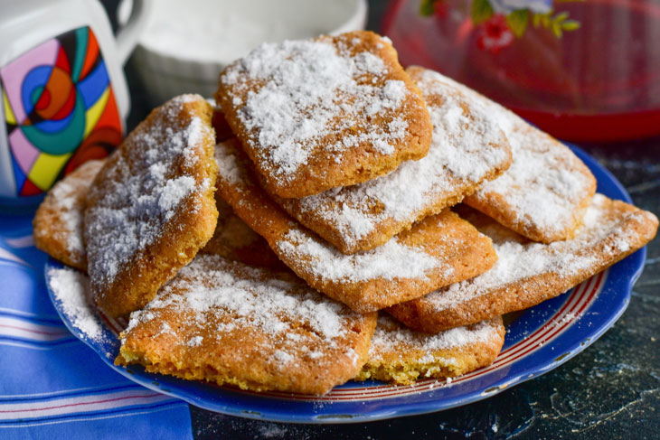 Delicious and crispy cookies "Snowball" - a step by step recipe with a photo